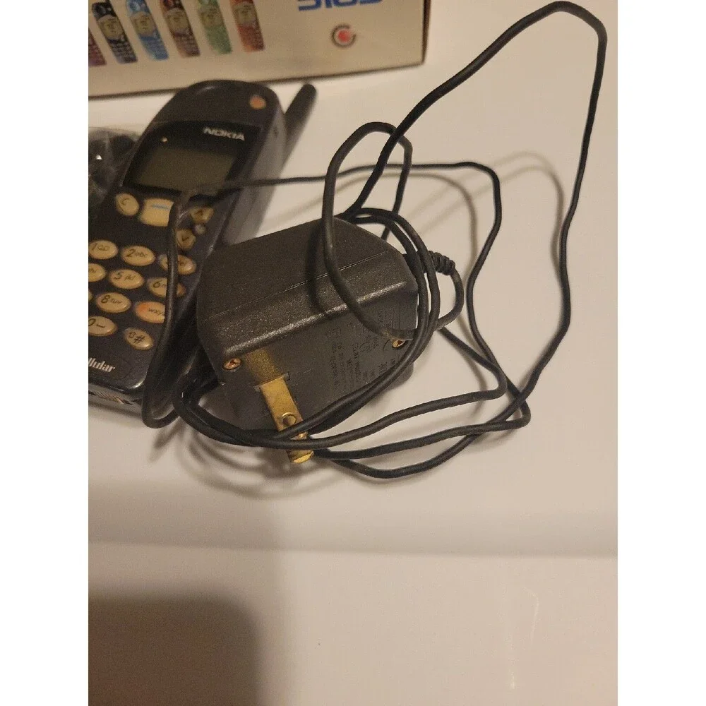 Nokia 5165 - Black (US Cellular) TDMA Candybar Phone Box Case Car Plug Charger